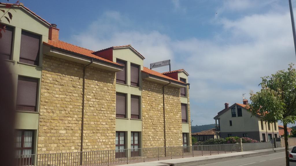 Hotel Alameda Villaviciosa  Exterior photo