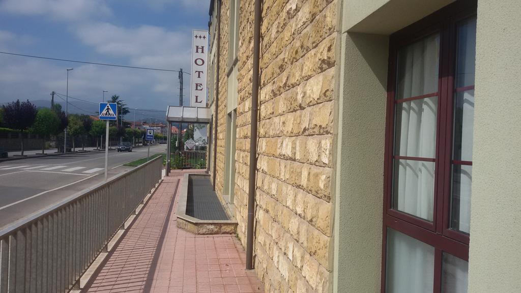 Hotel Alameda Villaviciosa  Exterior photo