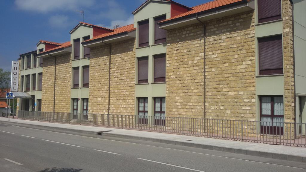 Hotel Alameda Villaviciosa  Exterior photo