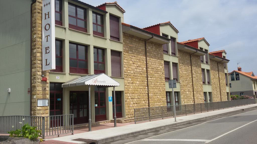 Hotel Alameda Villaviciosa  Exterior photo
