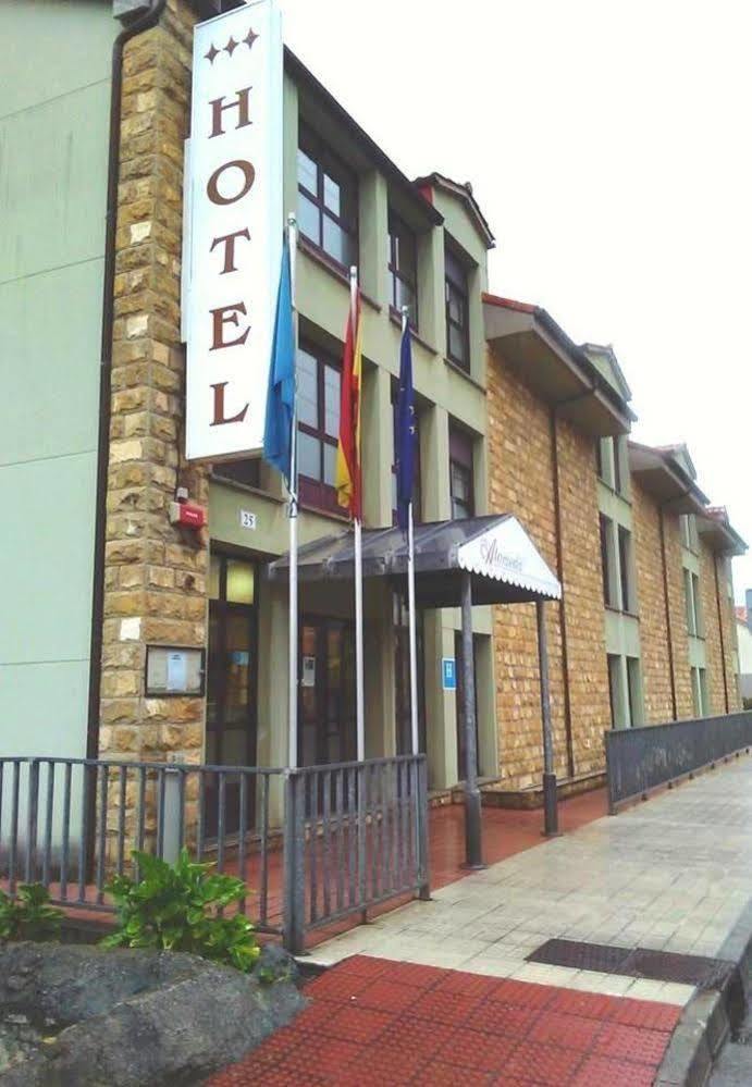Hotel Alameda Villaviciosa  Exterior photo